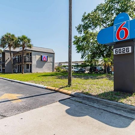 Motel 6 Tampa Near Fairgrounds - Casino Buitenkant foto